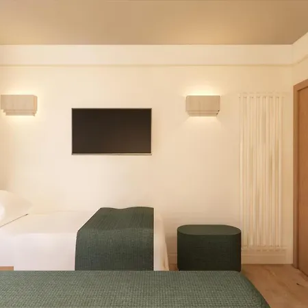 Le Cardinal Hotel 4*