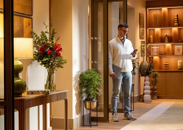 Hotel Le Cardinal Paris